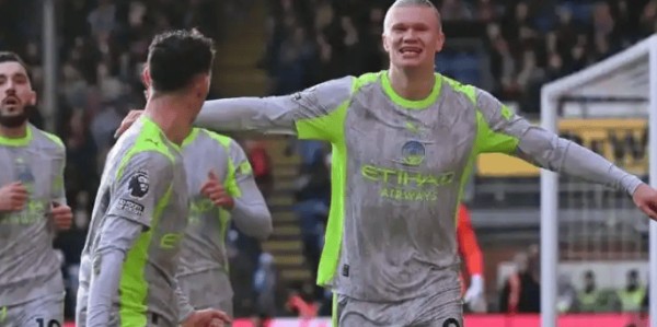 3-0桑德兰＋斩获联赛4连胜＋暂列联赛第2＋仅落后阿森纳2分！