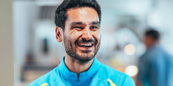 曼城官宣34岁前队长自由身离队：回归1年后再分手签土超豪门2年