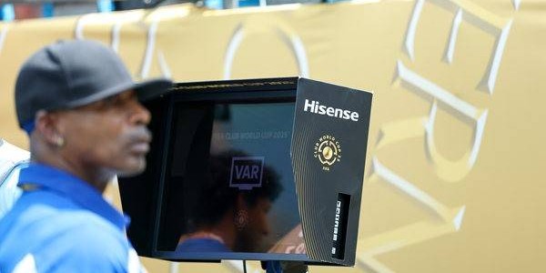 大冷门！欧冠亚军爆冷出局，痛失1312万，第2支巴西队晋级8强！